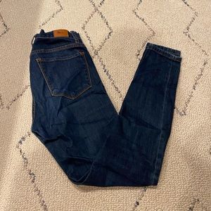 BDG dark wash denim skinny leg. Size 27 length 29.